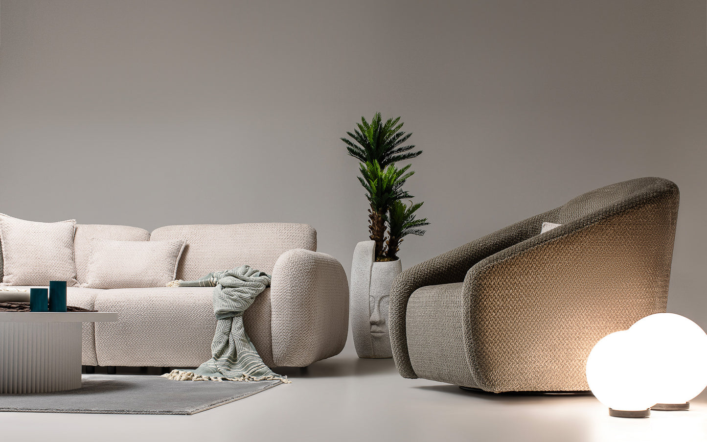 Cassa Sofa Set: Luxurious Fabric with Bed & Recliner Functionality